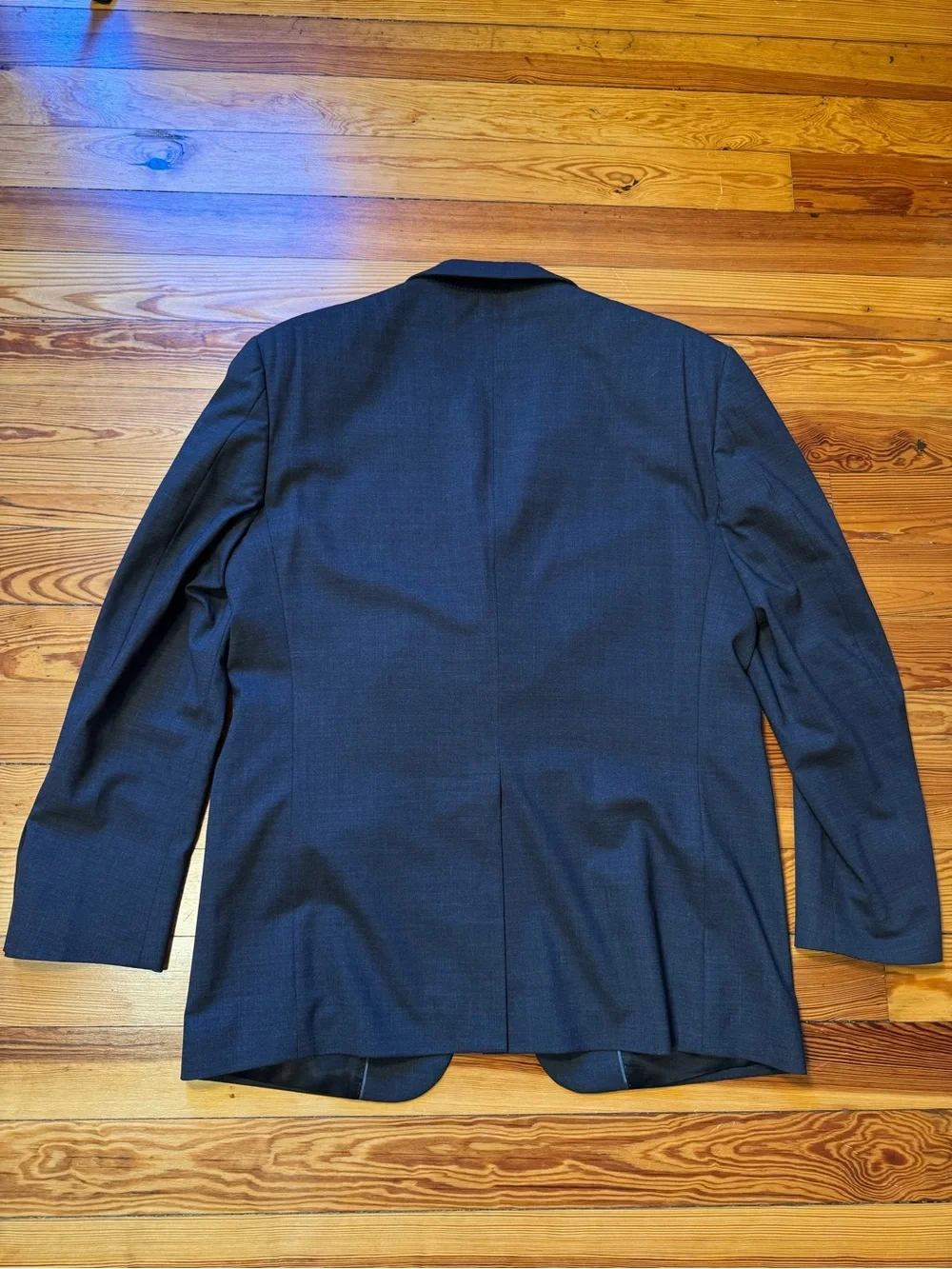 Banana Republic Classic Fit Charcoal Gray Men's Wool Two-Button Suit